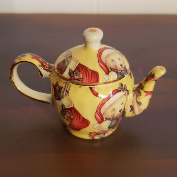 Miniature Teddy Bear Christmas Porcelain Teapot - Picture 1 of 5